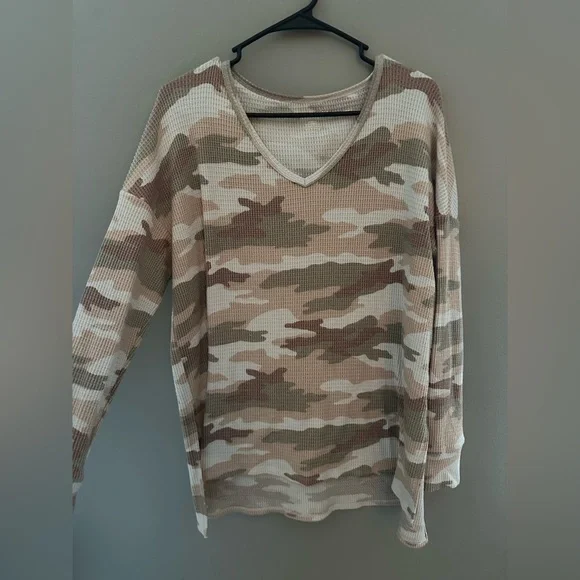 American Eagle, waffle knit camo long sleeve - Picture 2 of 3